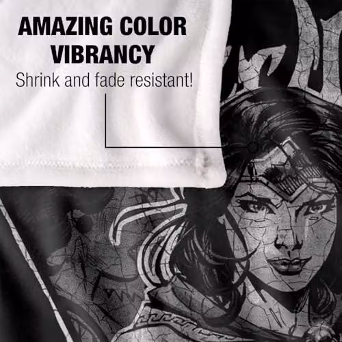 Warner Bros. Justice League Wonder Woman Vintage Metal Super Soft Fleece Throw Blanket, Multicolour, W: 152 cm, D: 127 cm – 3