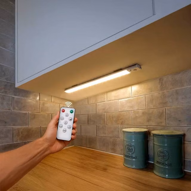 Coopers of Stortford 40cm White LED Motion-Sensor Light Bar with Remote Control and 300 Lumens – 1