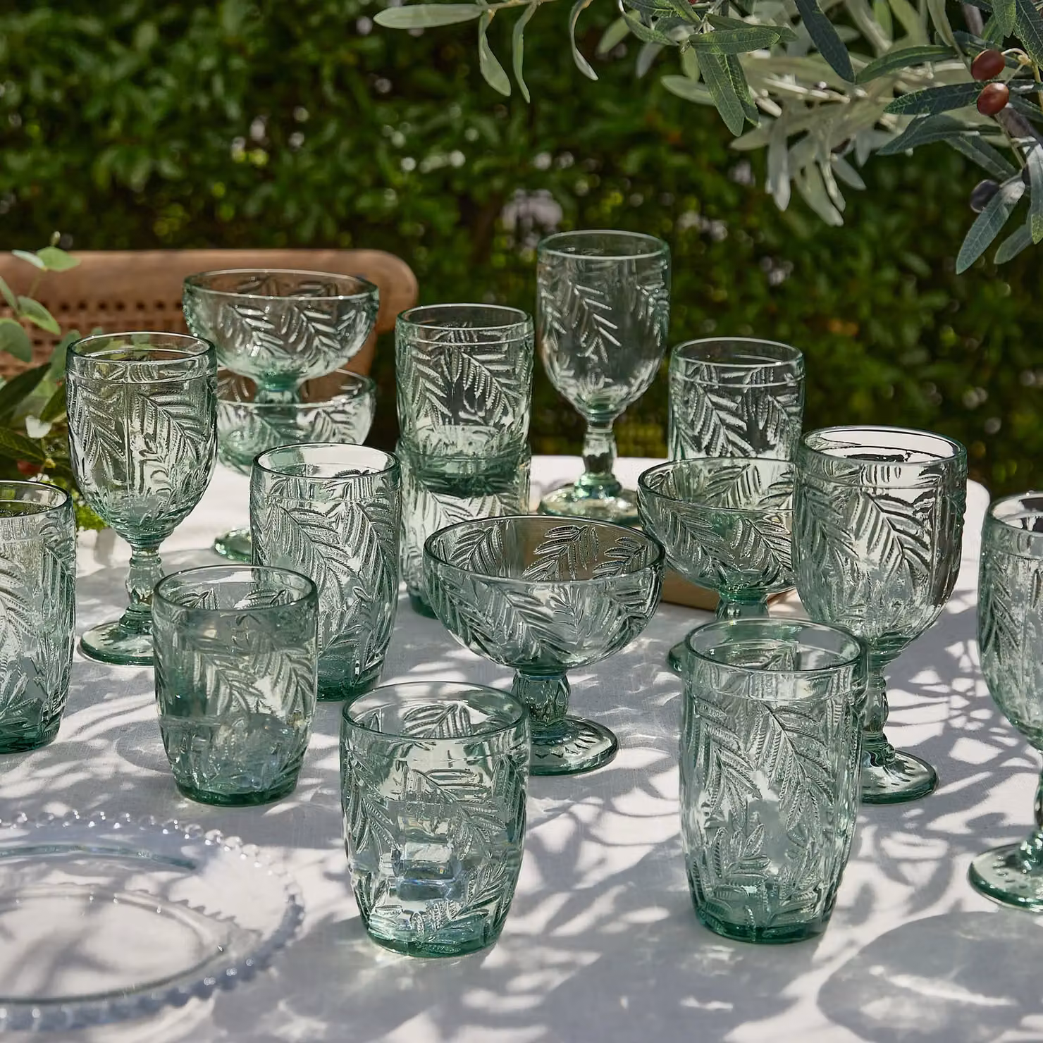 Dibor Set of 8 Green Vintage Style Laurier Embossed Leaf Glassware Wine Glasses – 2