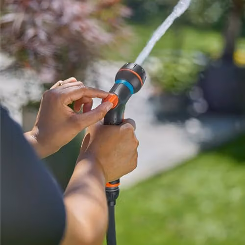 Gardena Classic Compact Multi-Pattern Nozzle in Grey, Orange and Turquoise – 6