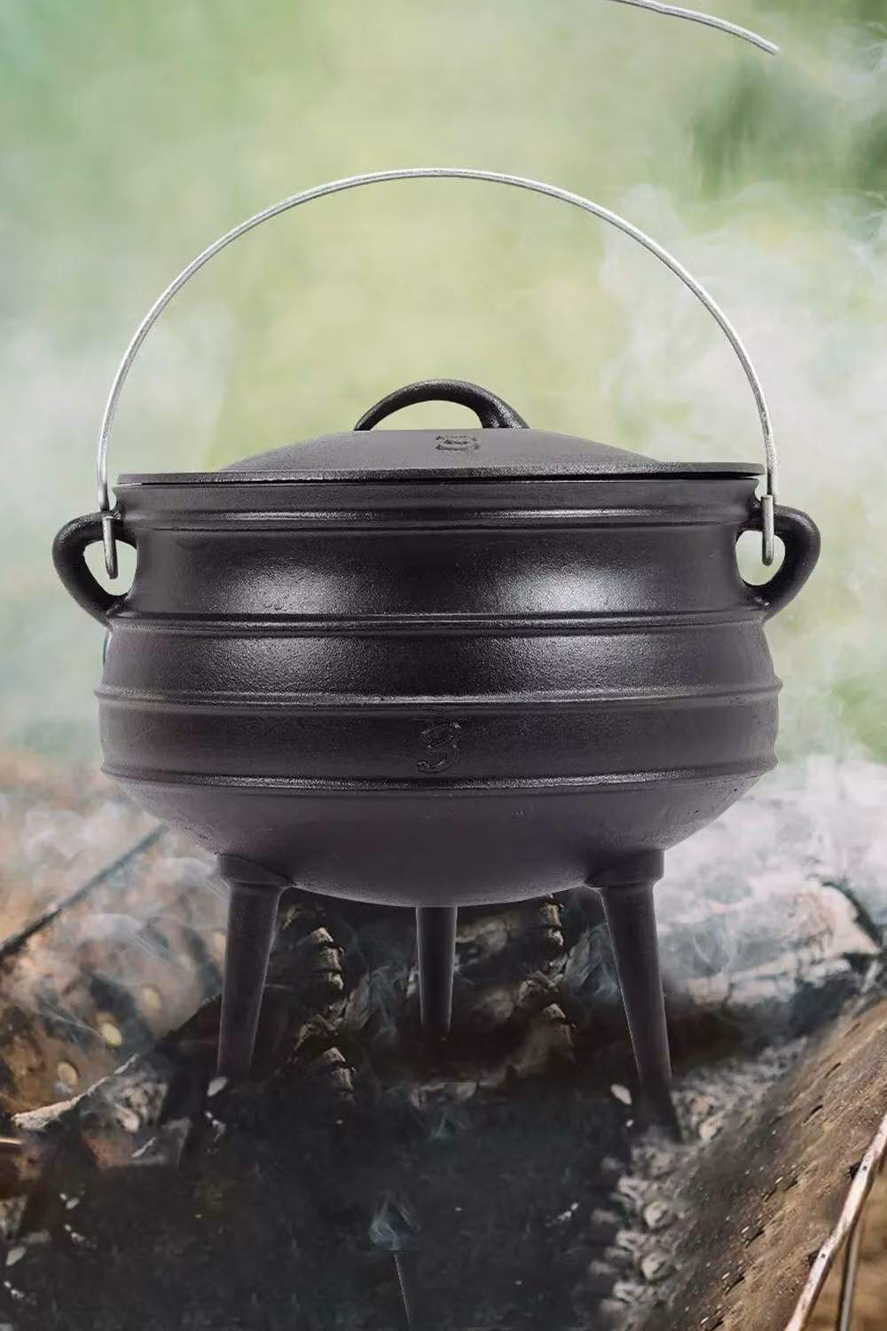 Living and Home 3L Black Cast Iron Potjie Pot Casserole with Lid and Legs for Outdoor Cooking – 4