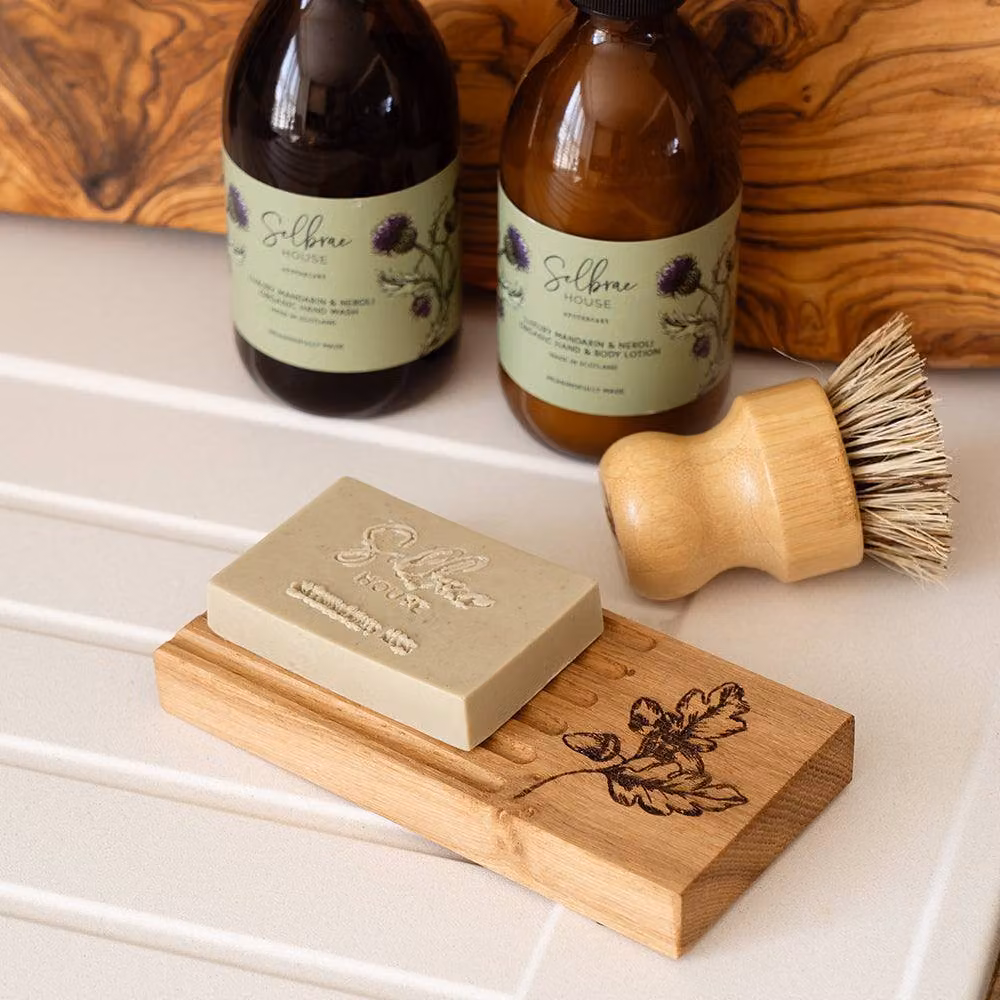 Selbrae House Autumn Acorns Oak Soap Dish and Soap Set in Brown – 2
