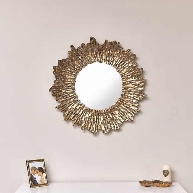 Melody Maison Art Deco Round Sunburst Wall Mirror in Gold, W/D/H: 74 x 74 x 74 cm