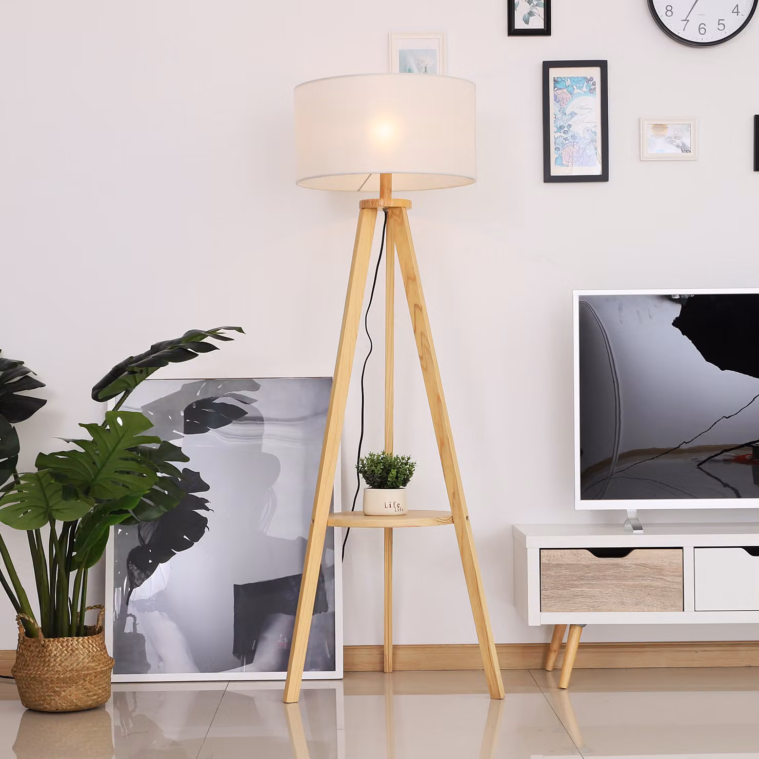 HOMCOM Freestanding Tripod Floor Lamp with Storage Shelf and Beige Linen Shade, Height: 154 cm – 5