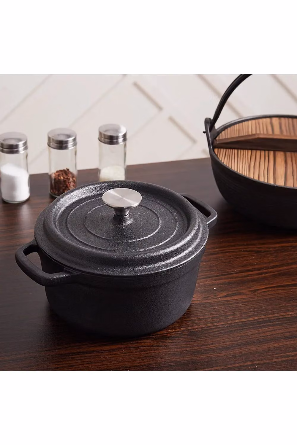 Living and Home 2.5L Cast Iron Dutch Oven with Lid, Black, Diameter: 20 cm – 2