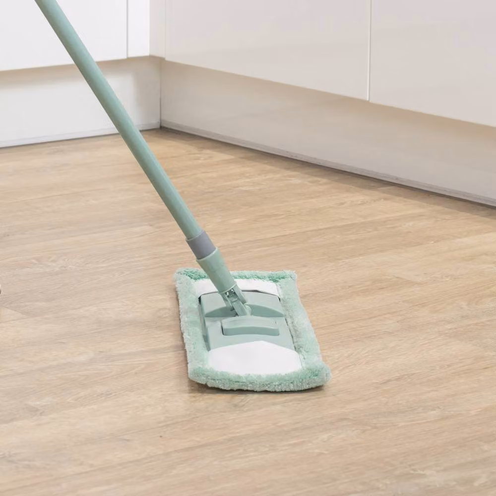 JVL Extendable Microfibre Mop with Telescopic Handle and 2 Refillable Heads in Green – 2