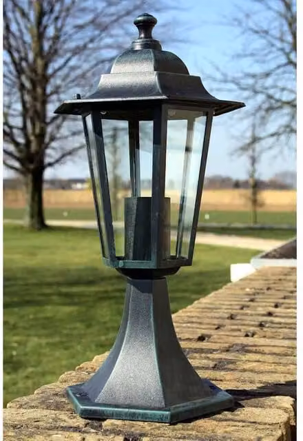 Berkfield Garden Lantern Set of 2 in Green and Black Aluminium – 1