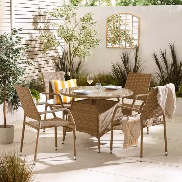FurnitureboxUK Antigua Beige Rattan 4 Seat Round Garden Dining Set with Glass Top