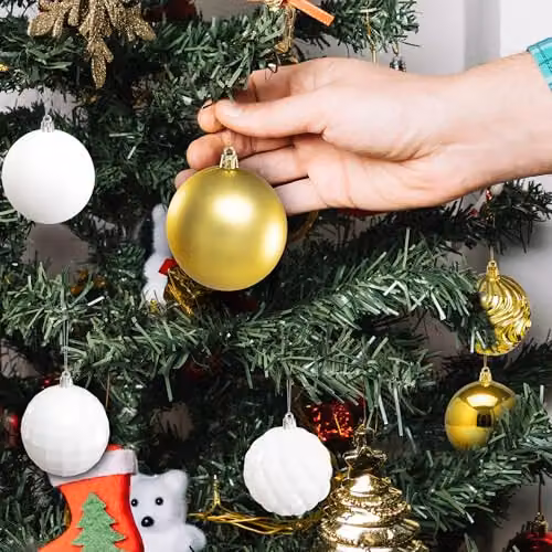 Pelle & Sol 36-Piece Abstract Christmas Bauble Set in Gold and White – 7