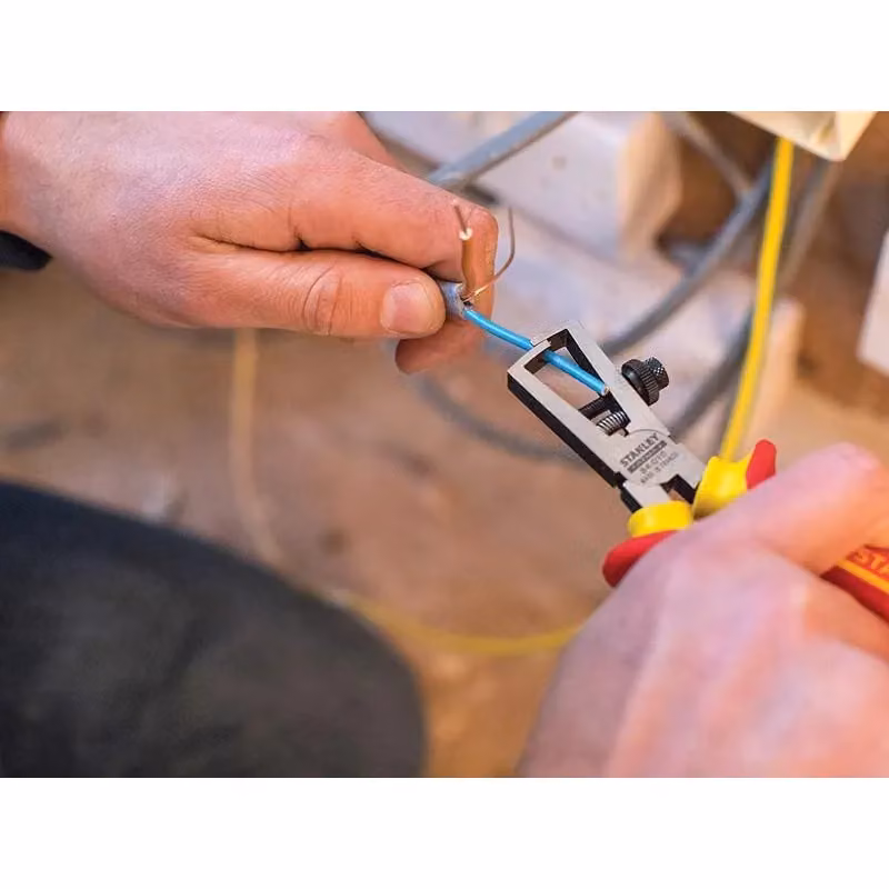 Stanley Fatmax VDE Wire Stripping Pliers in Multicolour, 170mm – 2