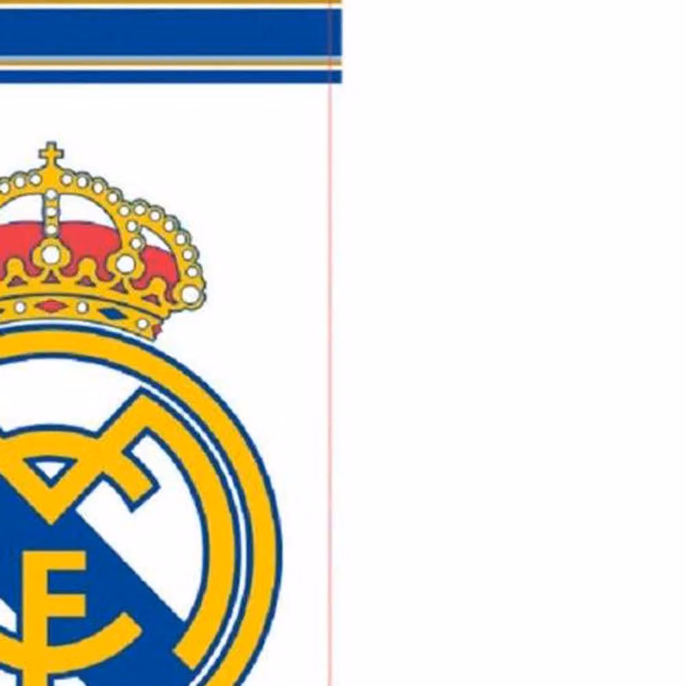 Real Madrid CF Crest Cotton Terry Velour Towel, White and Multicolour, W: 70 cm, H: 140 cm – 2