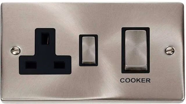 SE Home Satin Brushed Chrome Cooker Control Ingot 45A with 13A Switched Plug Socket in Metallic Silver