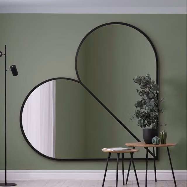MirrorOutlet Heart Corde Modern Metal Wall Mirror in Black and Gold