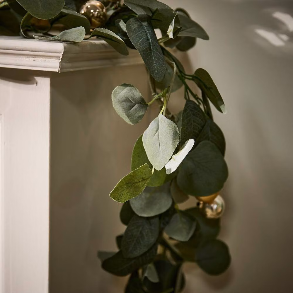 Dibor Eucalyptus Sparkle Christmas Table Decor Garland in Green and Multicolour, 2m – 2