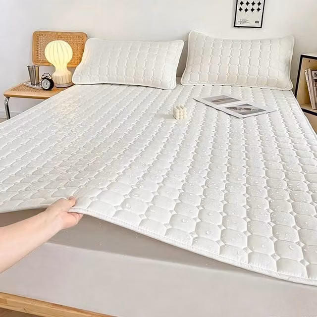 EONLION Single Waterproof Quilted Microfibre Mattress Protector, White, W/D/H: 90 x 200 cm