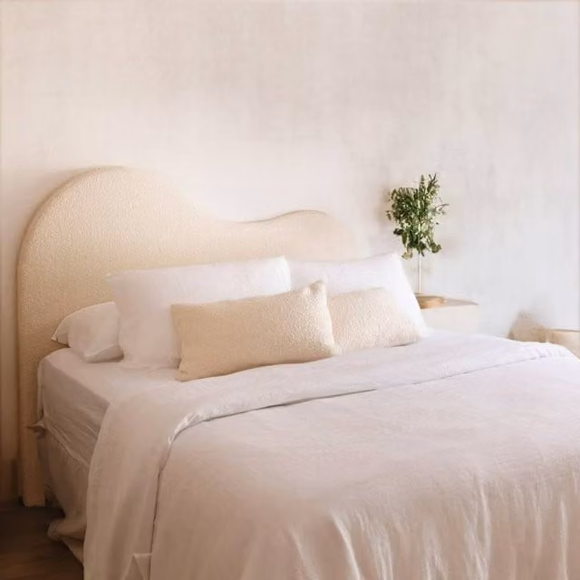 KDMD Cloud Bouclé Upholstered Bed Frame in Beige, Size: 180 x 200 cm