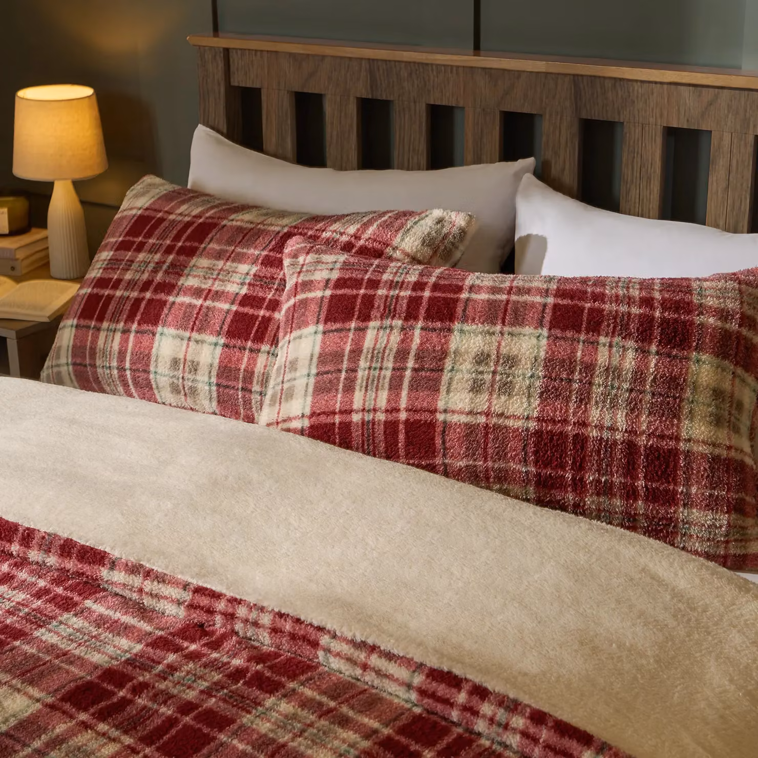 OHS Red Checked Teddy Fleece Christmas Duvet Cover and Pillowcase Set for Double Bed – 4