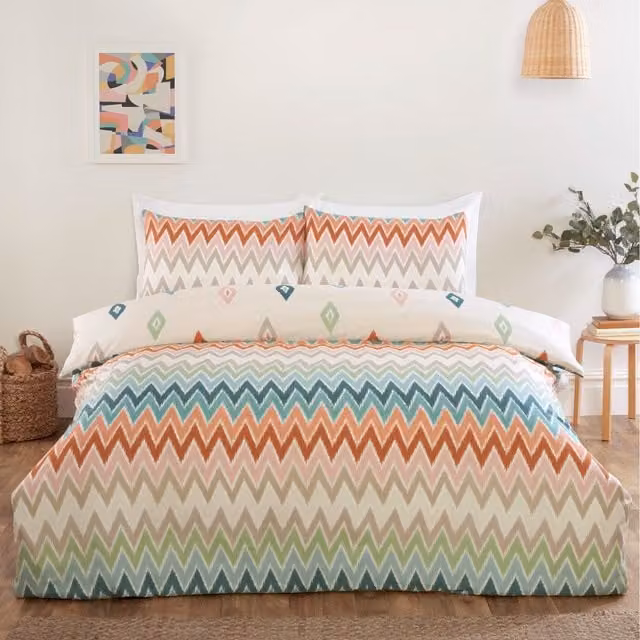 Rapport Home Bali Microfibre Polyester Chevron Complete Bedding Set in Multicolour and White, Double (140 x 200 cm)