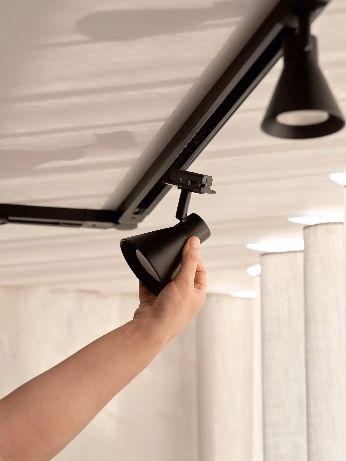 Nordlux Eik Rail Black Metal Adjustable Track Lighting System for Kitchen GU10 Mains – 5