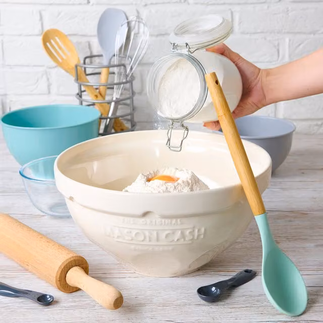 Mason Cash Round Ceramic Mixing Bowl in Beige