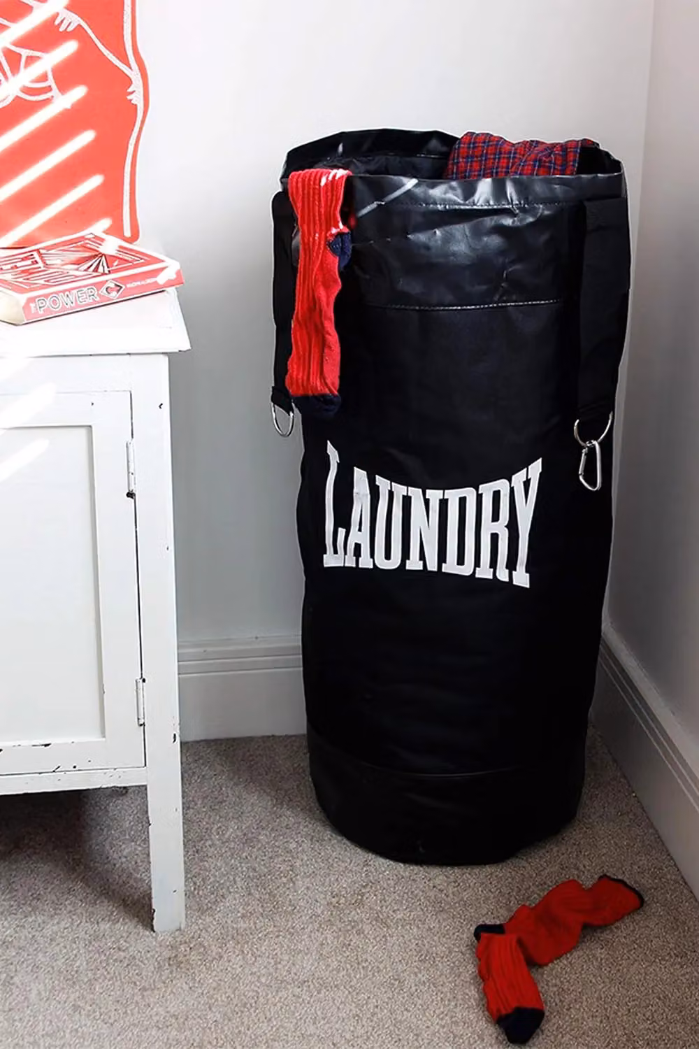 Suck UK Punch Bag Shaped Collapsible Fabric Laundry Basket and Hamper in Black and Multicolour – 2