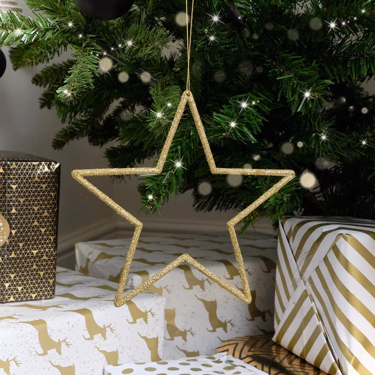 Melody Maison Set of 3 Gold Glitter Star Hanging Decorations – 2