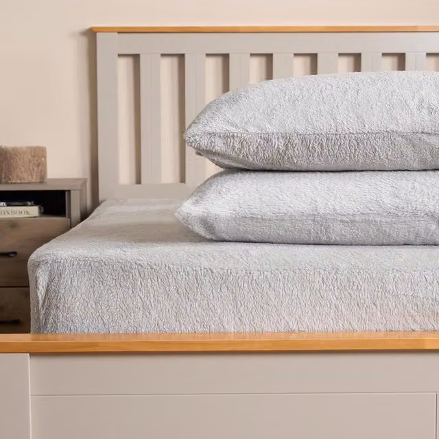 Brentfords Pack of 2 Grey Teddy Fleece Pillowcases
