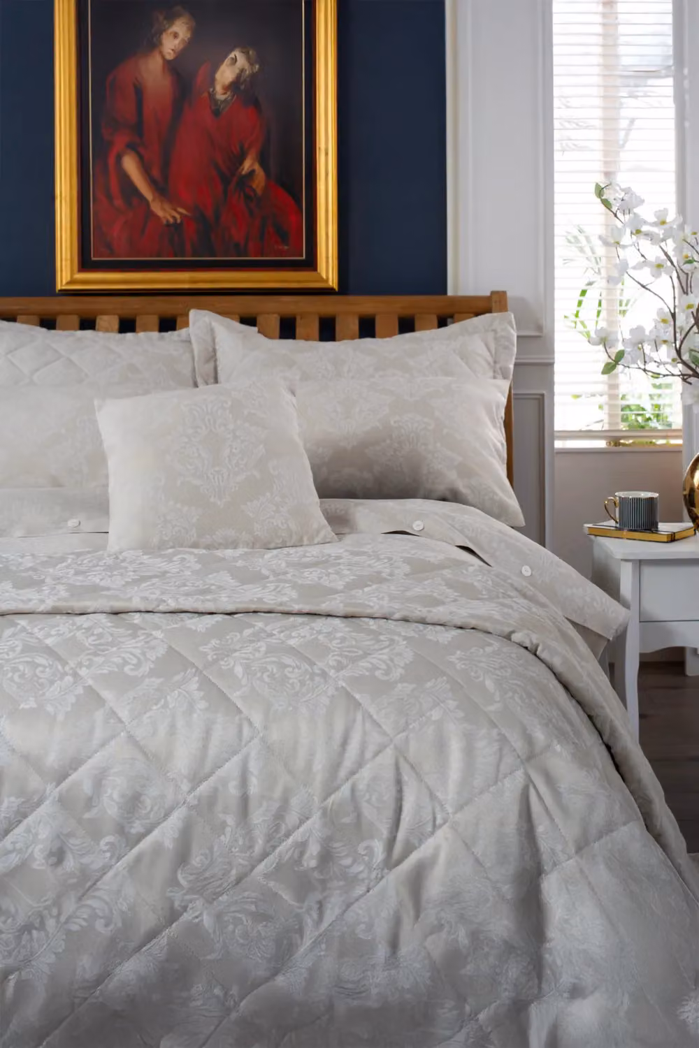 The Lyndon Company Versailles Luxury Jacquard Duvet Cover and Pillowcase Set in Beige Cotton Blend with Classic Damask Floral Design, W: 140 cm, H: 200 cm – 2