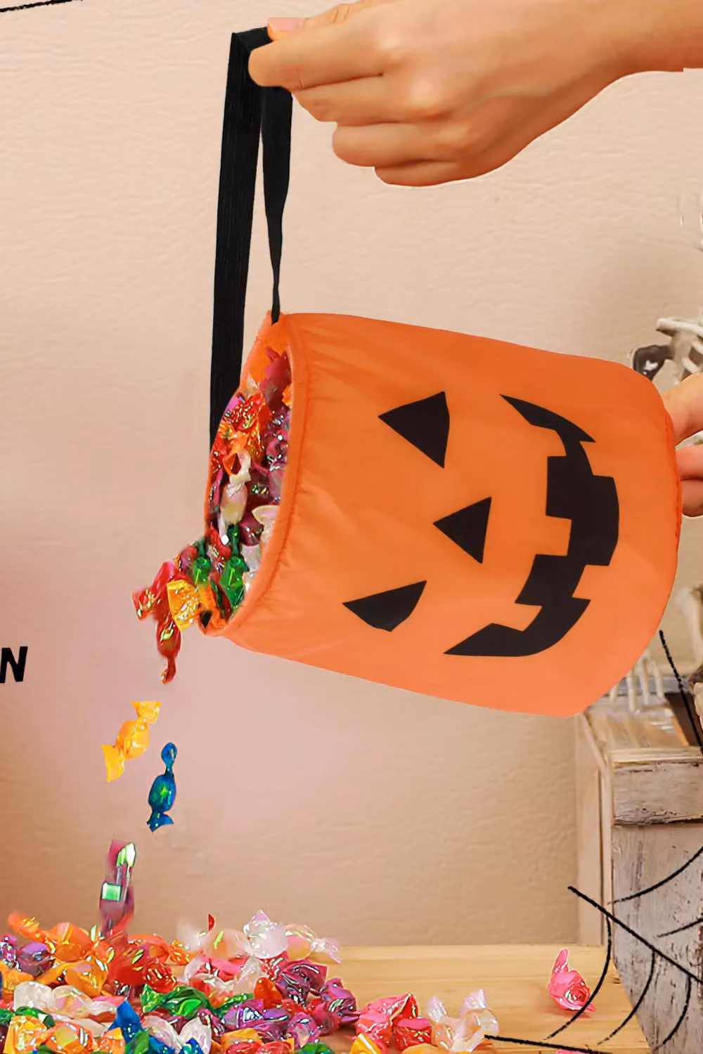 Living and Home Orange Halloween Pumpkin Candy Bag with Expression, W: 25 cm, D: 30 cm, H: 30 cm – 2