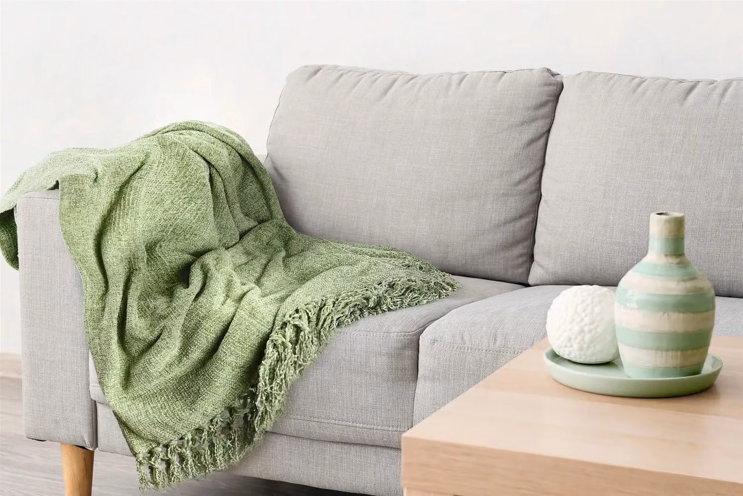 Emma Barclay Darcy Woven Tassel Throw Blanket in Green, W/D: 130 x 150 cm – 2