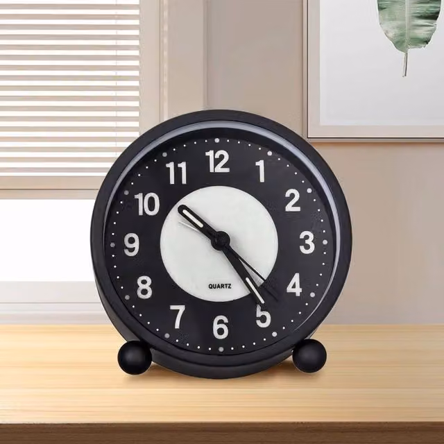 PAWNORA Silent Non-Ticking Alarm Clock in Black – 1