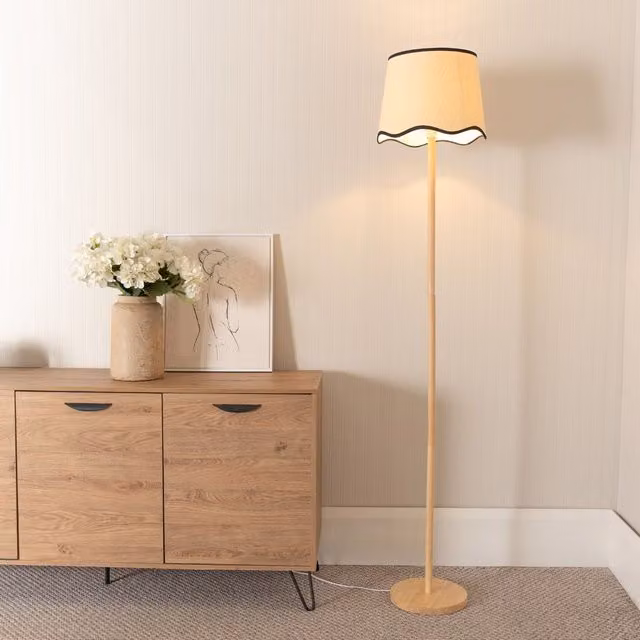 ValueLights Heather Light Wood Single Stem Floor Lamp with Black Scallop Edge Tapered Fabric Shade