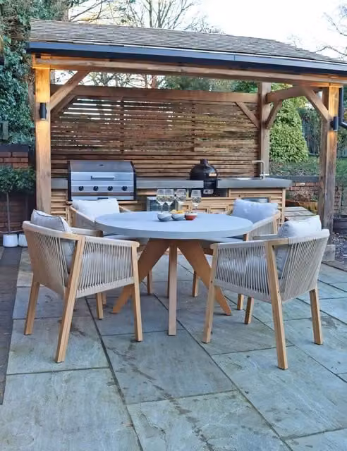 Royalcraft Luna Round Concrete Garden Table and 4 Roma Acacia Wood Chairs in Beige and Grey