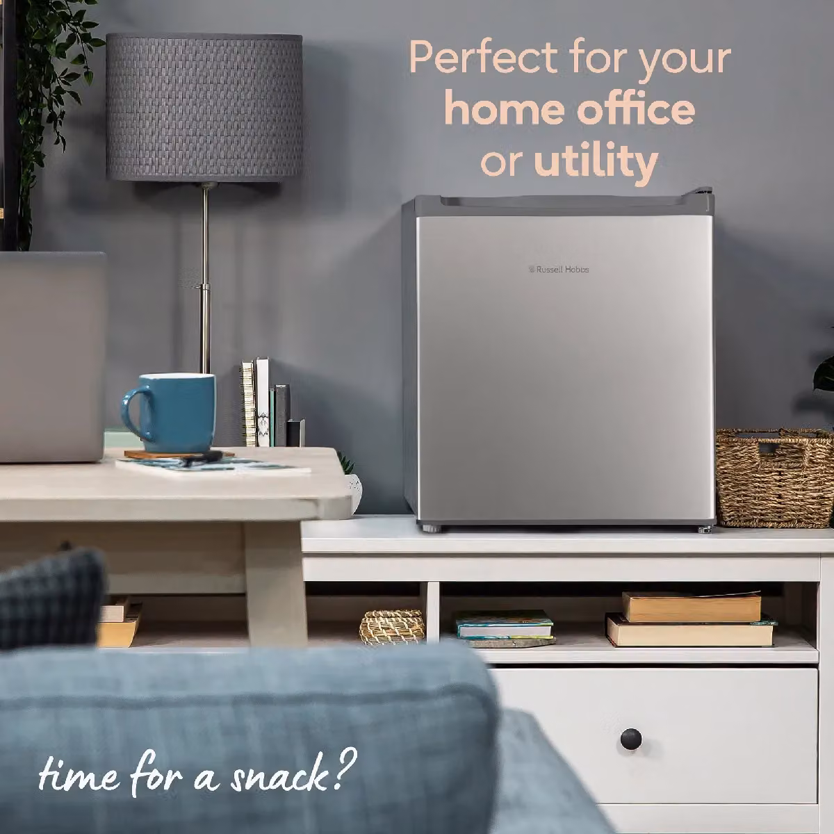 Russell Hobbs 40L Silver Larder Mini Fridge with Reversible Door and Bottle Rack – 3