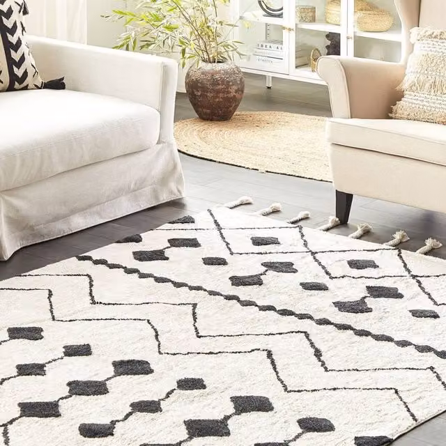 Wyld and Coco Runes Geometric Cotton Rug in White and Grey, W: 140 cm, D: 200 cm