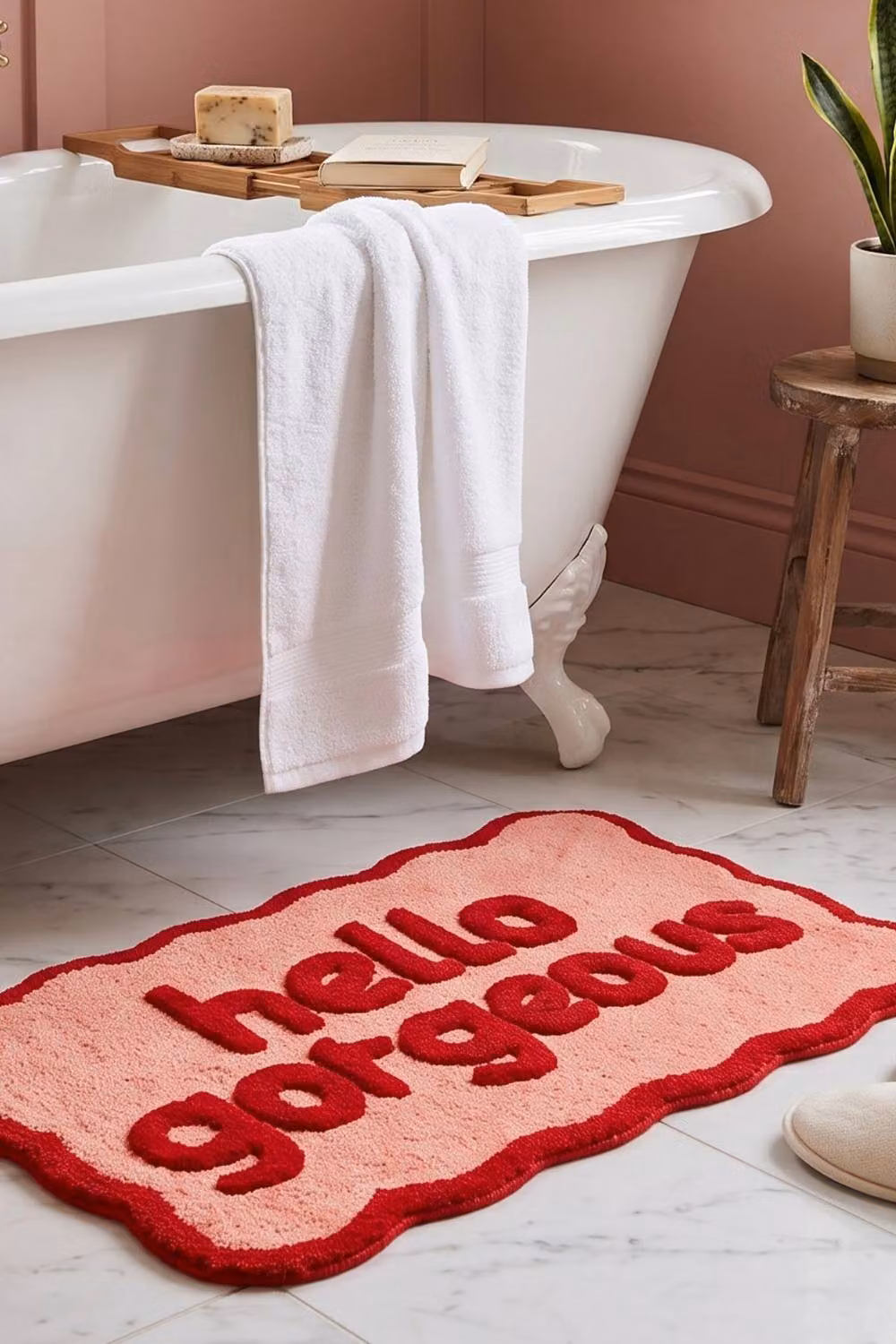 Mooky Mats Hello Gorgeous Scalloped Bath Mat in Red and Pink – 5
