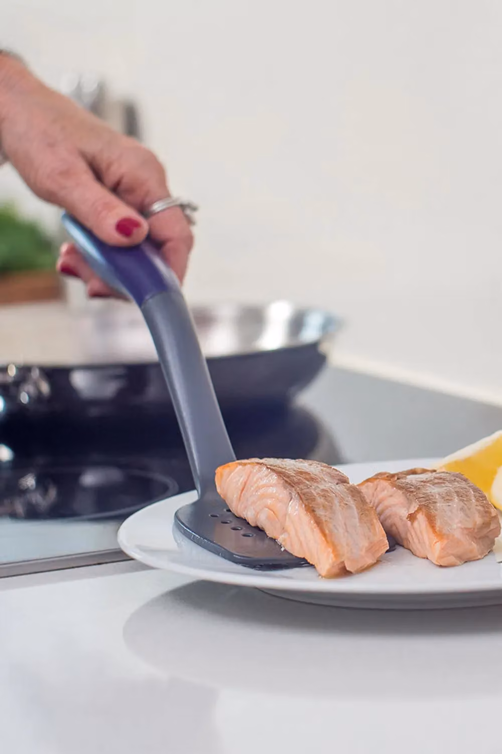 EYRA DESIGNS All Hands Silicone Turner in Purple Aubergine – 3