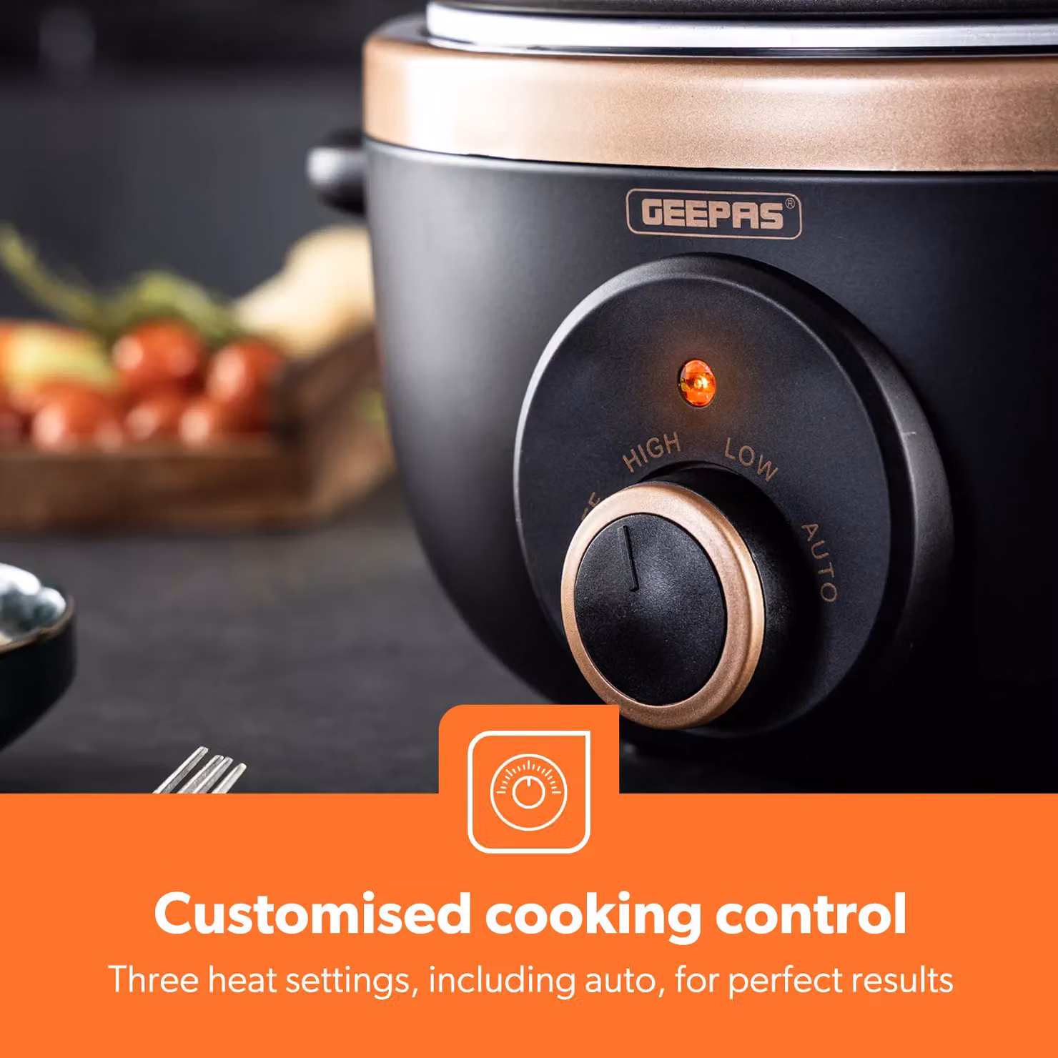 Geepas 3.5L Slow Cooker with Tempered Glass Lid and Keep Warm Function in Black and Gold – 4
