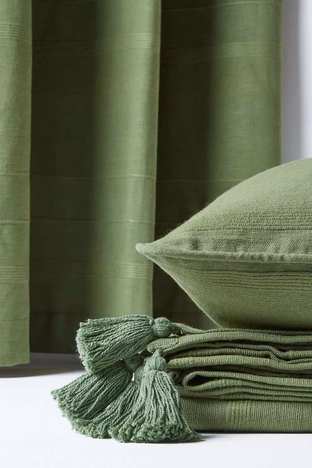 Homescapes Rajput Ribbed Cotton Cushion Cover in Dark Olive Green, W/D/H: 45 x 45 x 45 cm – 3