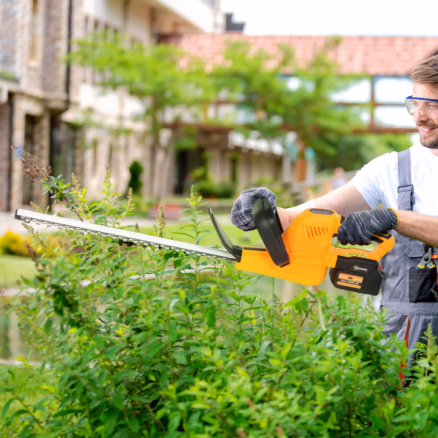Outsunny Cordless Orange Hedge Trimmer with 51cm Blade, Brushless Motor and 2 x 4.0Ah Rechargeable Batteries – 2