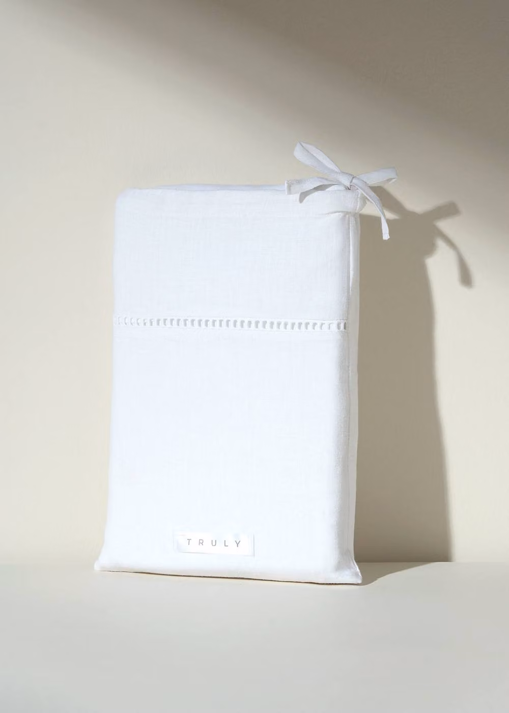 Truly Set of 2 White 100% Linen Ladder Stitch Oxford Pillowcases – 2