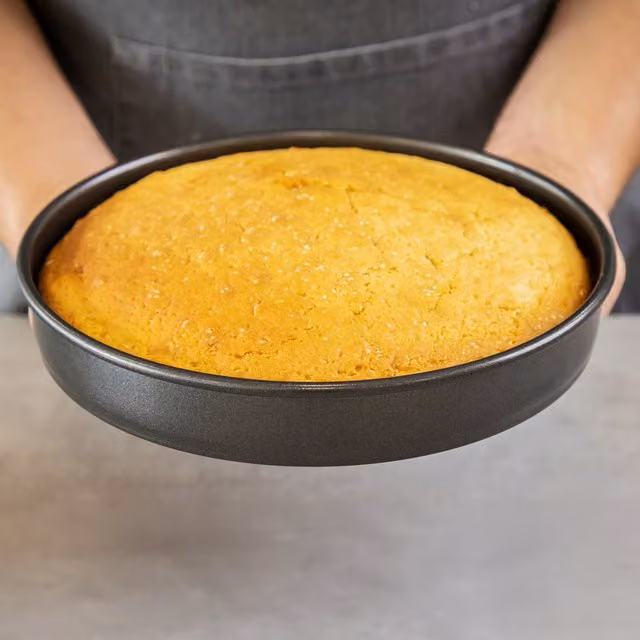 MasterClass Set of 2 Non-Stick Loose Base Round Carbon Steel Cake Tins, Grey, Diameter: 20 cm