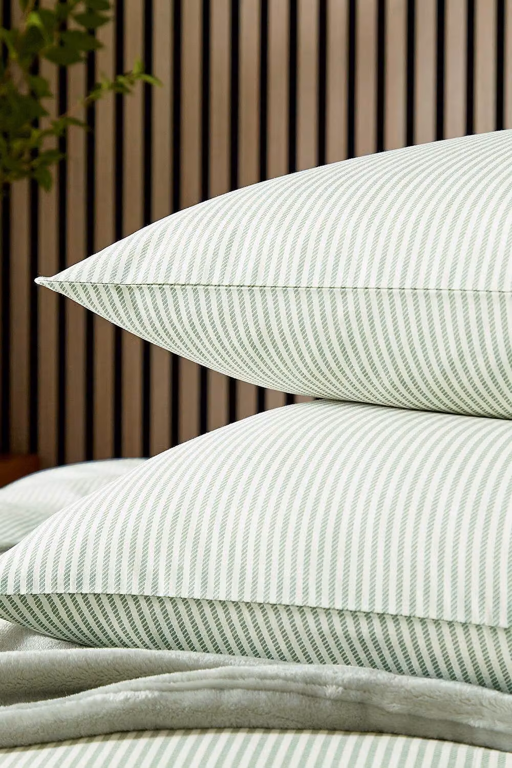 Helena Springfield Twill Stripe Duvet Cover and Pillowcase Set in Green, W: 140 cm, L: 200 cm – 3