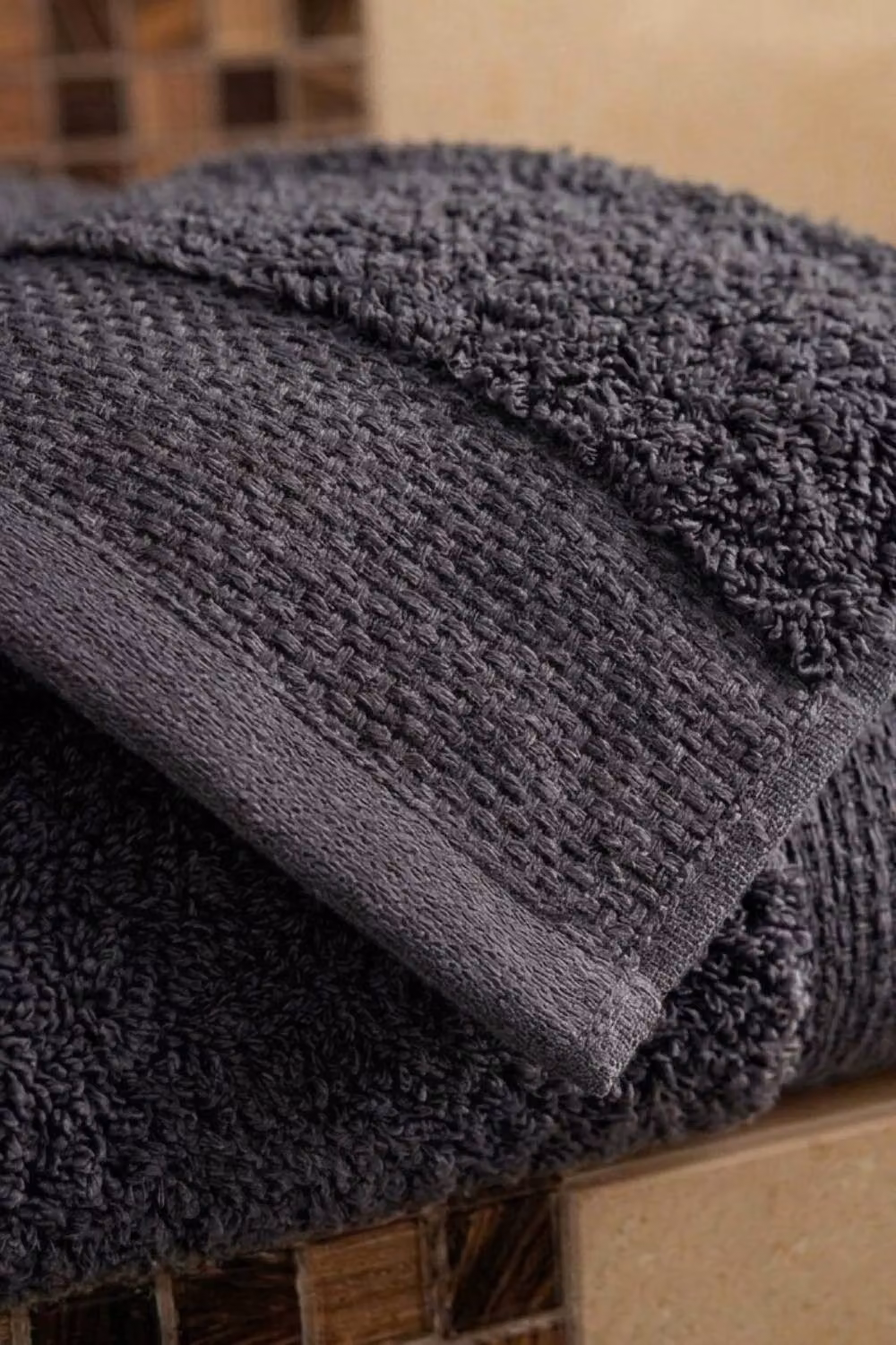 Dyzi Supersoft Absorbent Egyptian Cotton Bathroom Towels 550GSM in Charcoal Grey – 4