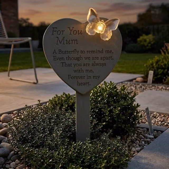 Garden Greatness Memorial Solar Light Up Heart Plaque for Mum in Grey and Multicolour, W/D/H: 22.5 x 12.0 x 6.5 cm