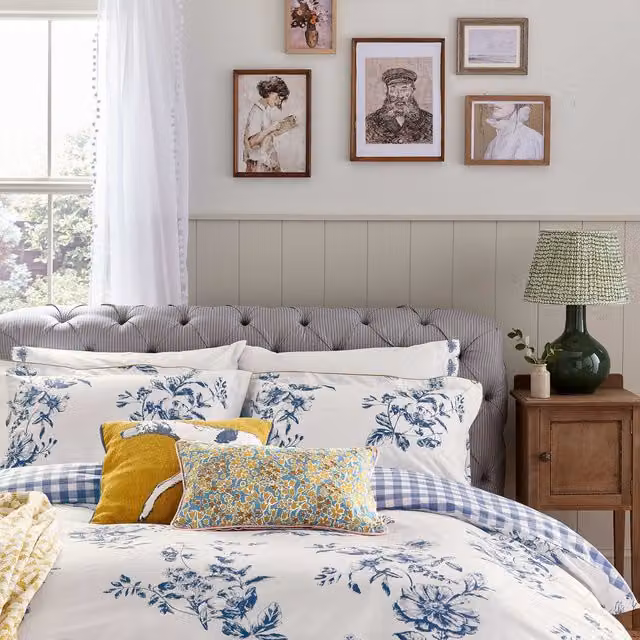 Joules Honey Floral Double Cotton Percale Duvet Cover and Pillowcase Set, Navy Blue, Gold and White
