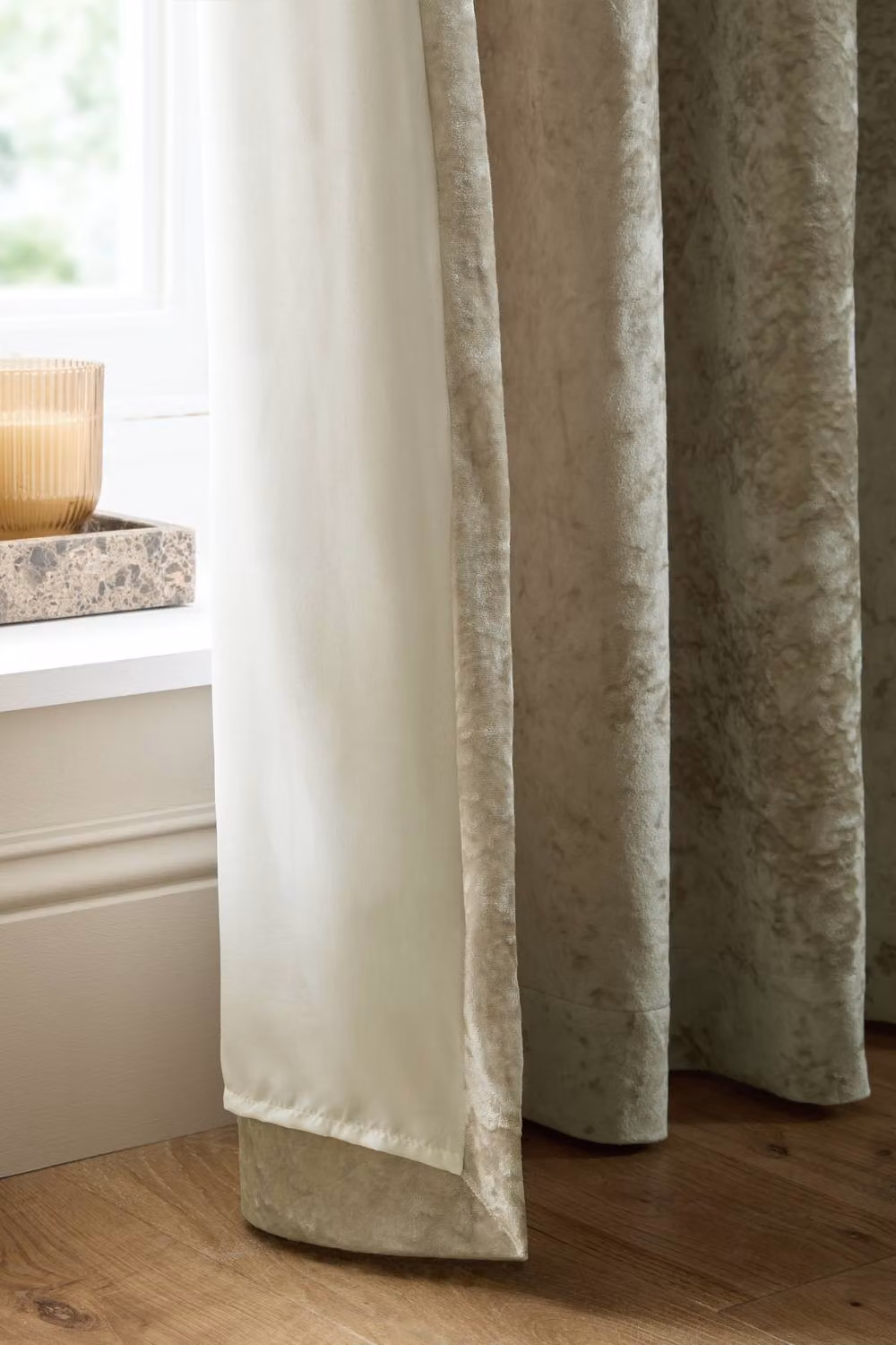 Catherine Lansfield Crushed Velvet Lined Eyelet Curtains in Beige, W: 117 cm, H: 137 cm – 3