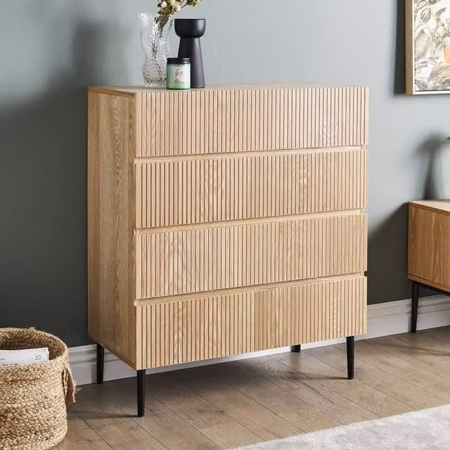Wyld and Coco LuxeCasa 4-Drawer Chest in Brown Natural Ash with Ribbed Front Modern Storage