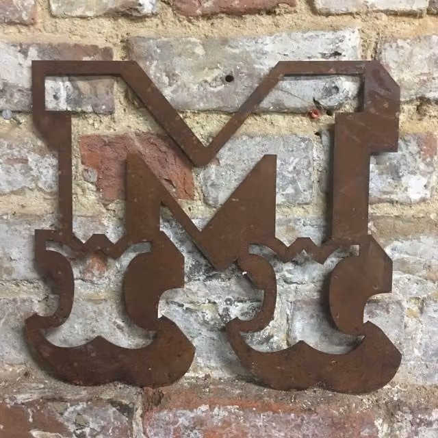 RW Norfolk Personalised Rusty Carnival Metal Letter M in Brown, W/D/H: 30.48 x 30.48 x 0.2 cm
