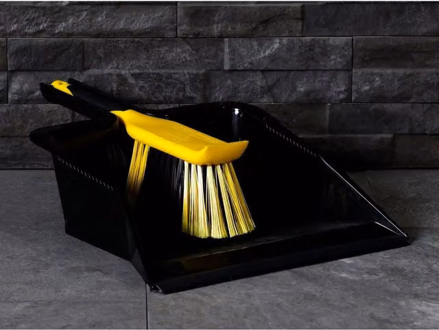 Bulldozer Heavy-duty Dustpan and Brush Set with Scraper in Black and Multicolour – 1
